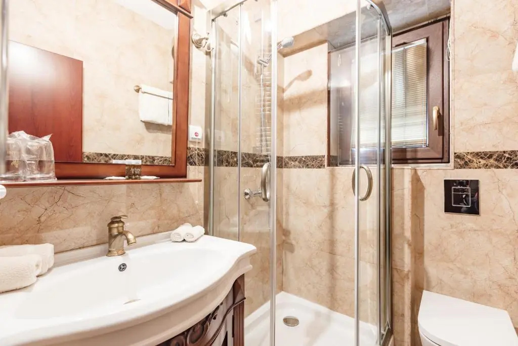 Comfort Double room (full double bed)