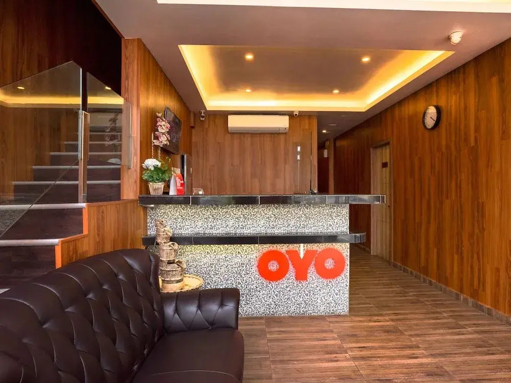 Lobby & Reception