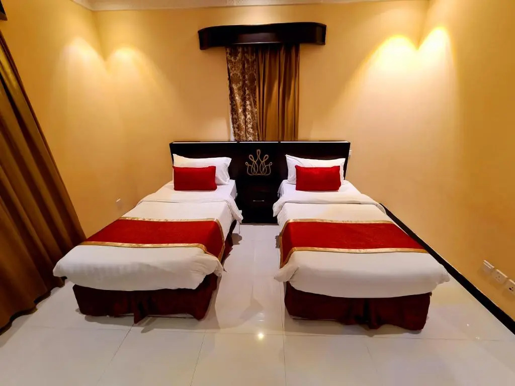 Suite with street view