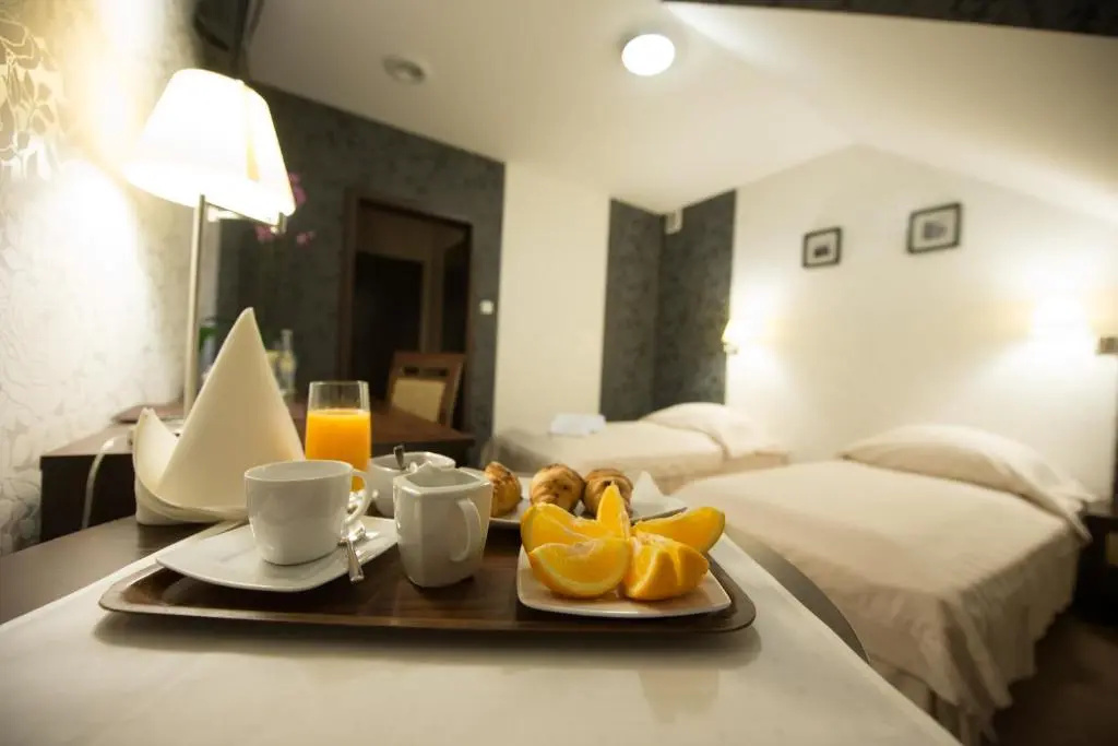 Hotel Cztery Pory Roku - Chambres