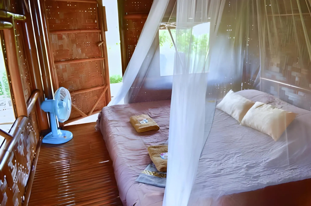 Micky Monkey Beach Hotel Phuket Maikhao Thailand — 2