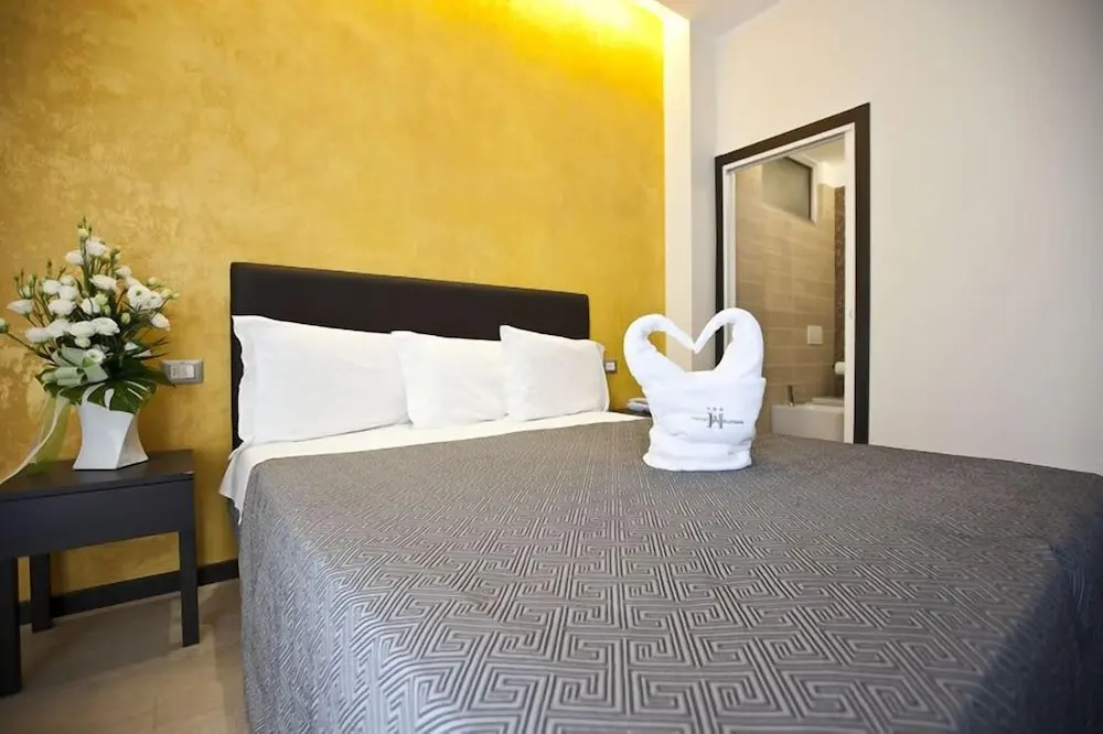 Standard Double room with balcony (full double bed)