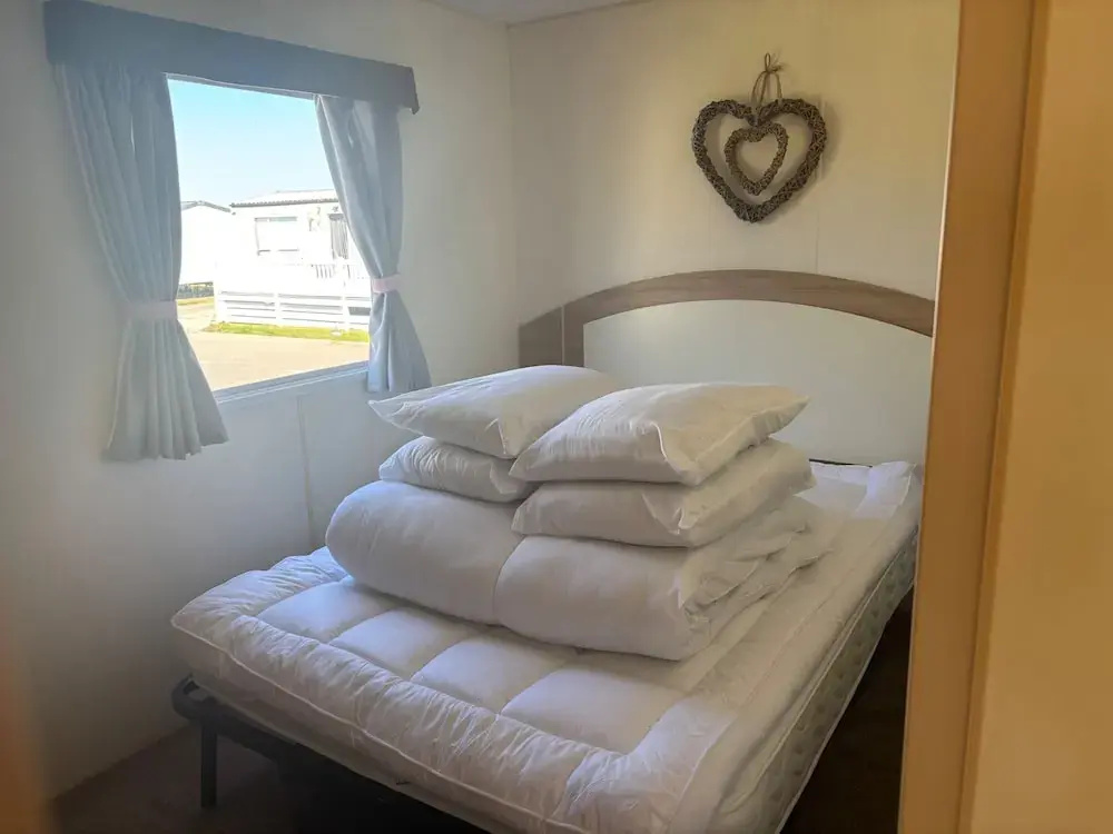 Robin Hood 3-bed Caravan, Sleeps 8, Pet Friendly