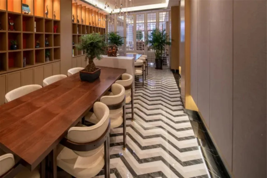 Lobby & Reception
