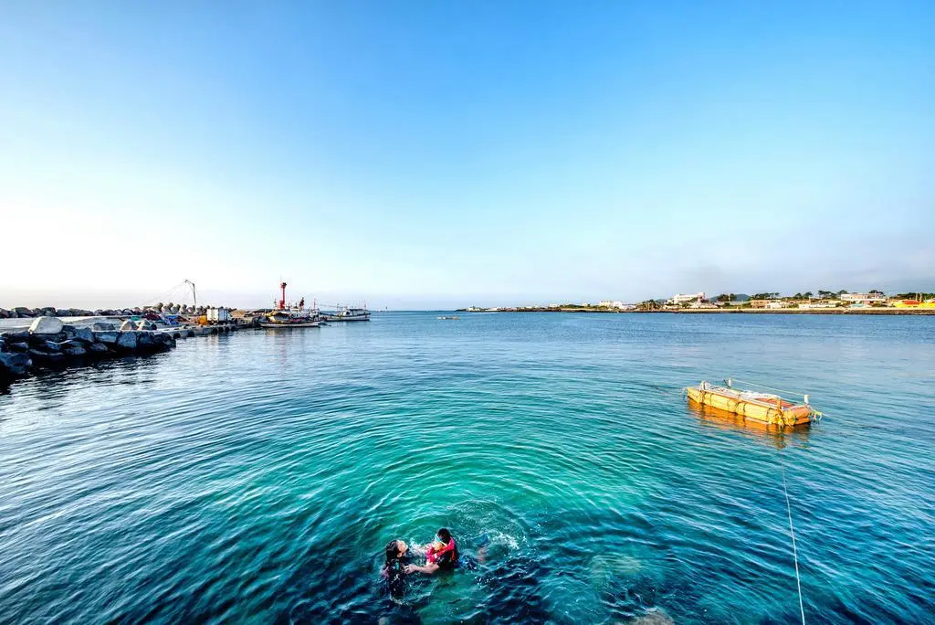 Beach & Waterfront