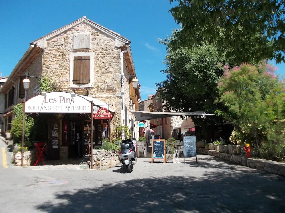 Villa in Provence With Beautiful View, Walking Distance From Sillans-la-cascade