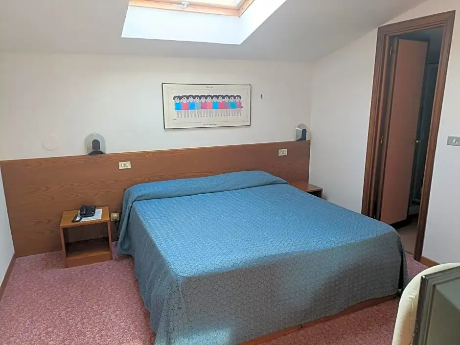 Economy Double room (full double bed)