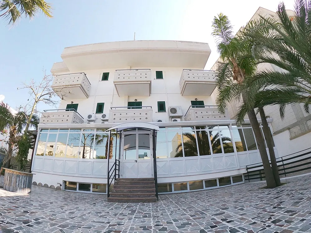 Salent Hotel
