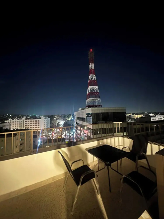 JRE Cozy Rooftop Near Al Services-23