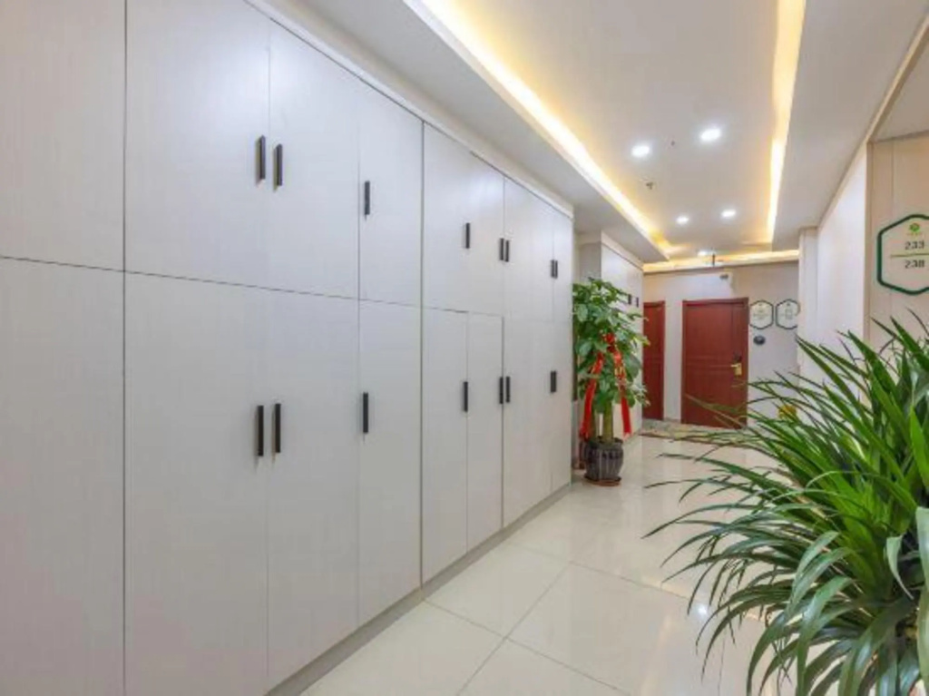 Preferred Hotel (Gansu Agricultural Vocational Technology College Gongxingdun Subway Station)