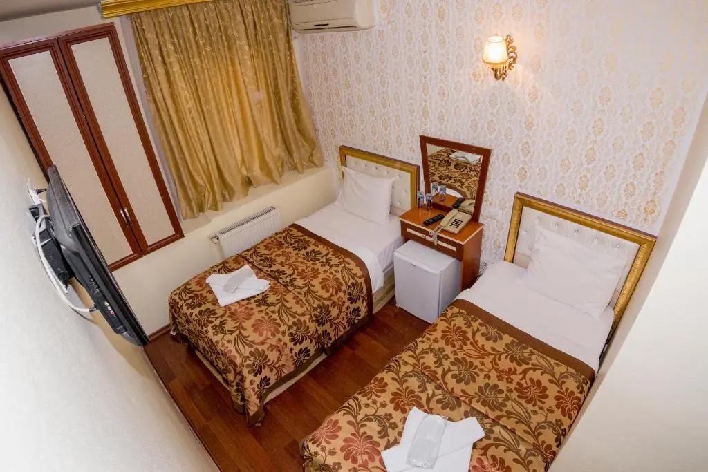 Double room (full double bed)