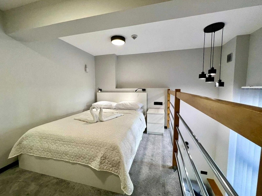 Kapsuła Hostel - komfortowy i bezpieczny nocleg w centrum Warszawy by null