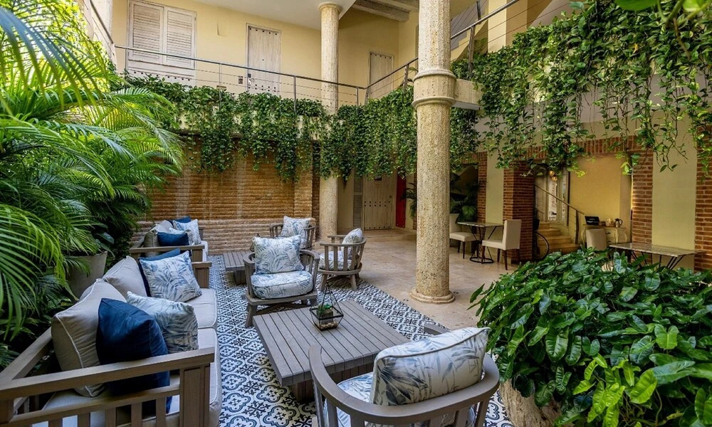 Hotel CC-19F Tipo Boutique con Piscina