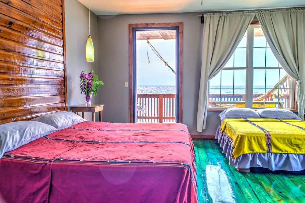 Standard Double room with ocean view (full double bed)