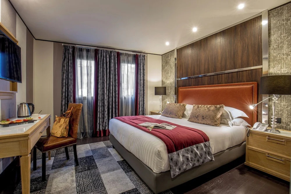 The Inn At The Spanish Steps by null