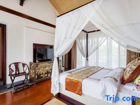 4 Bedrooms Standard room with courtyard view