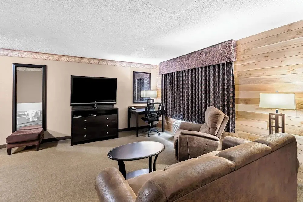 Double Suite (full double bed)
