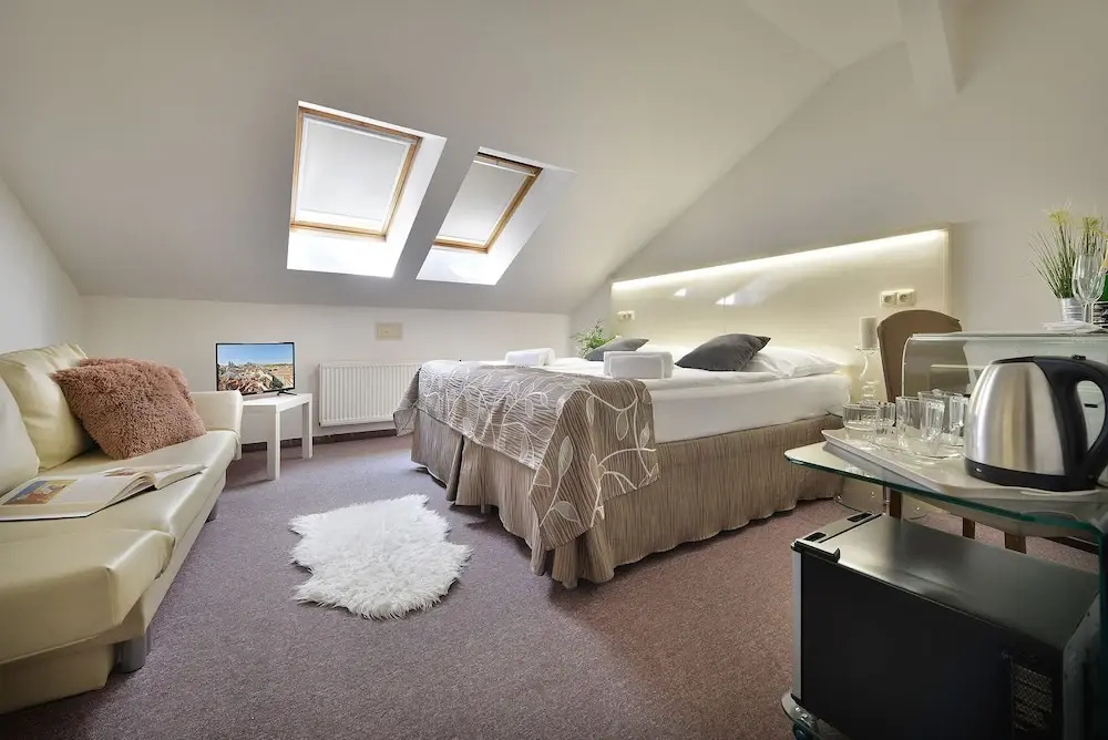 Standard Triple room