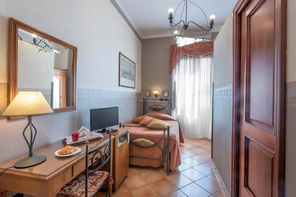 Pinto Storey Hotel - Chambres