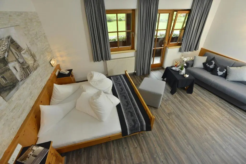 Deluxe Double room (full double bed)