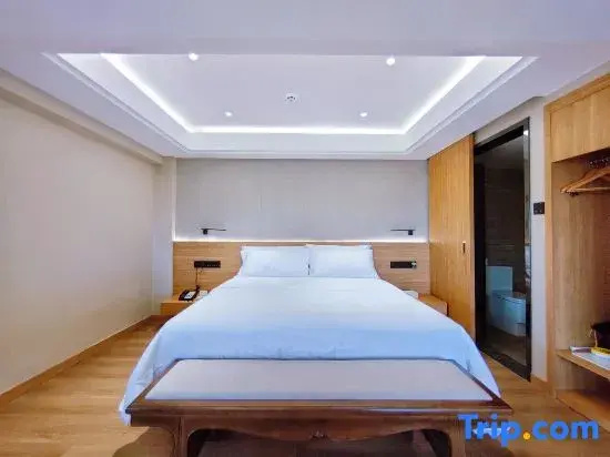 Suite with view