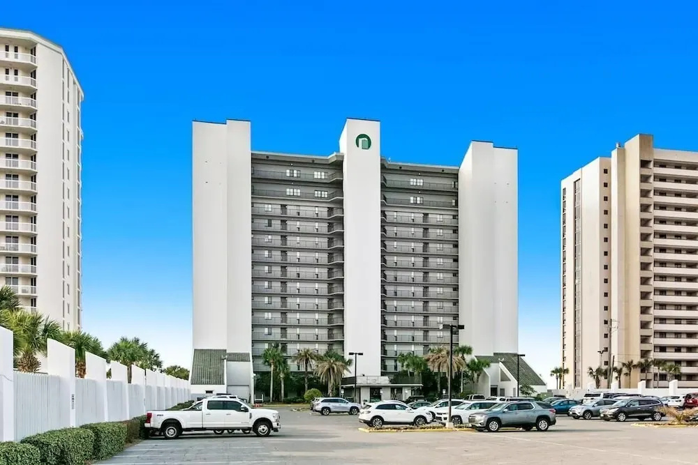 Emerald Towers 503
