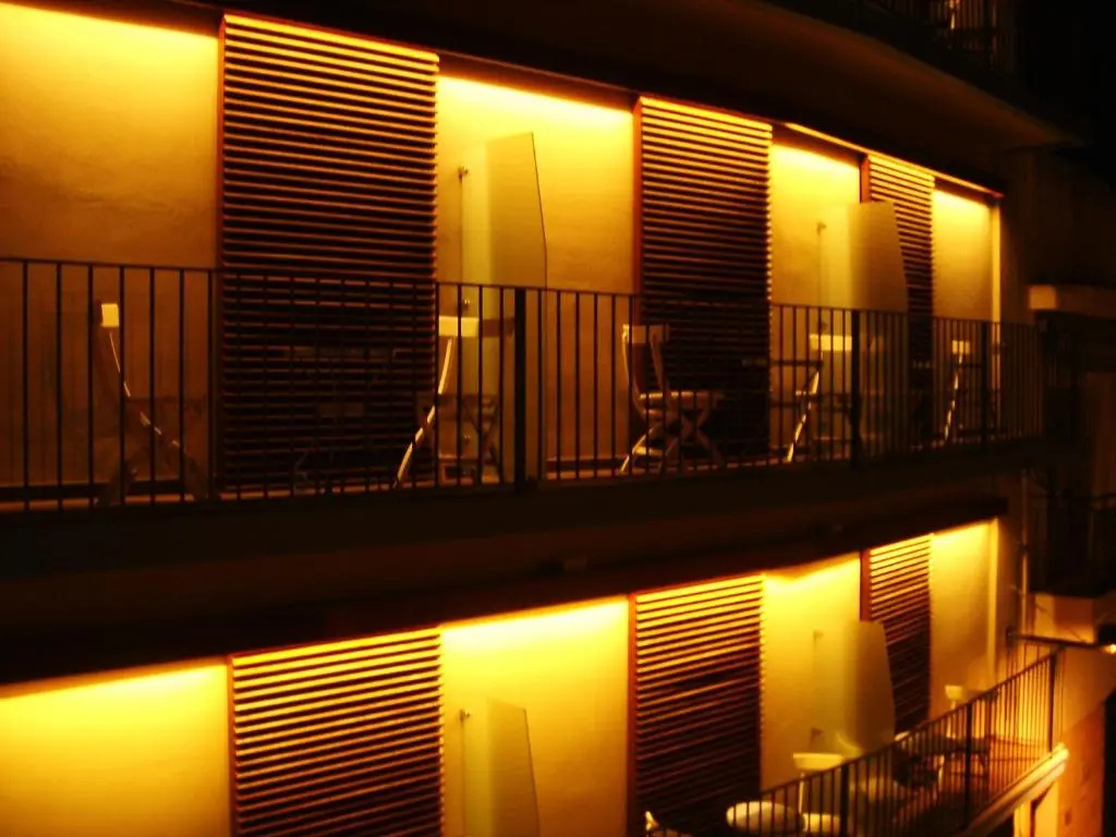 Standard Double room with balcony (full double bed)