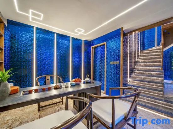 Balcony & Terrace
