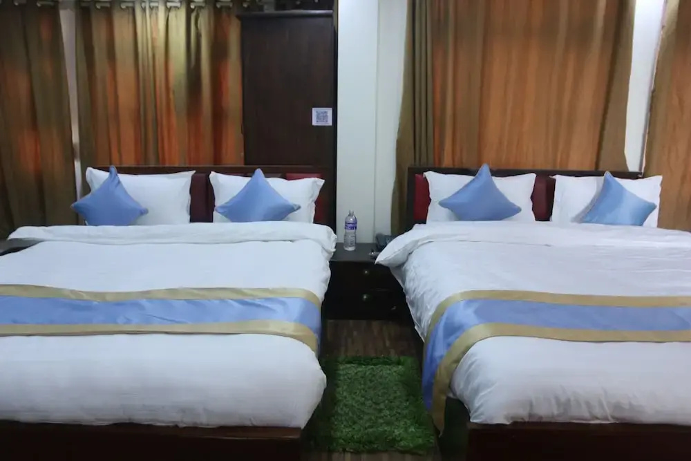 Deluxe Double room (full double bed)