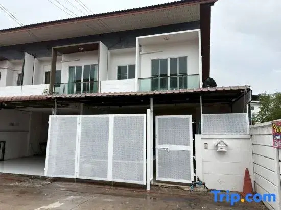 NB Bangsaen House@KL8 pool villa
