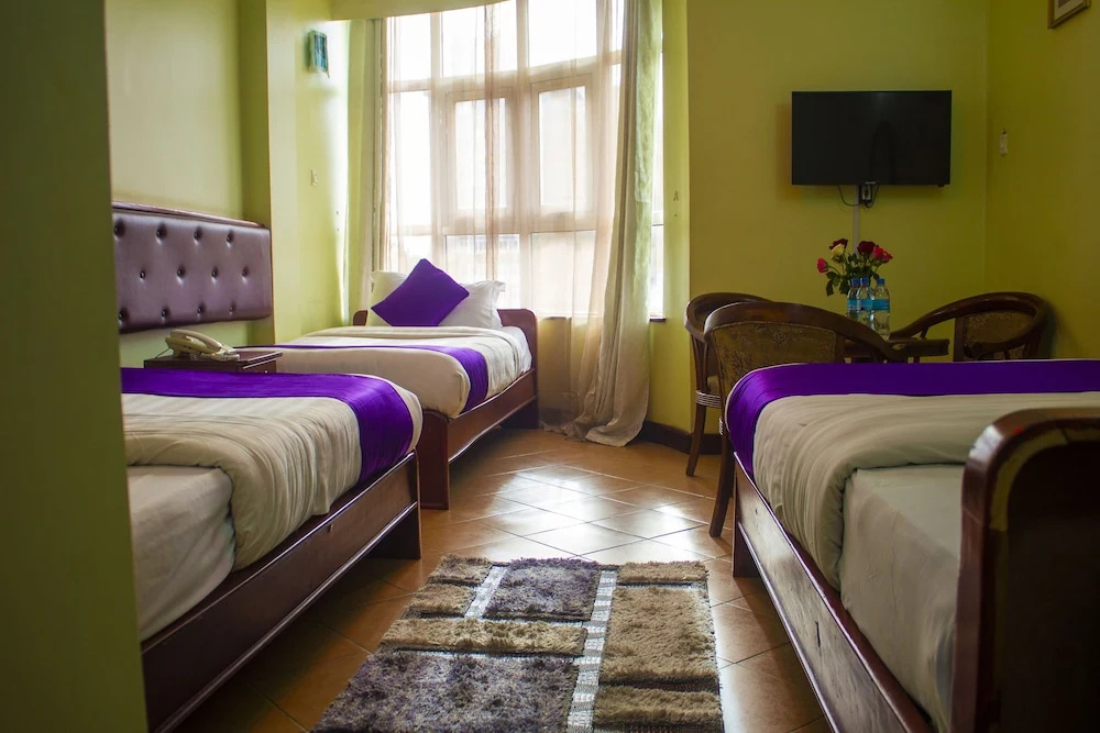 Standard Triple room