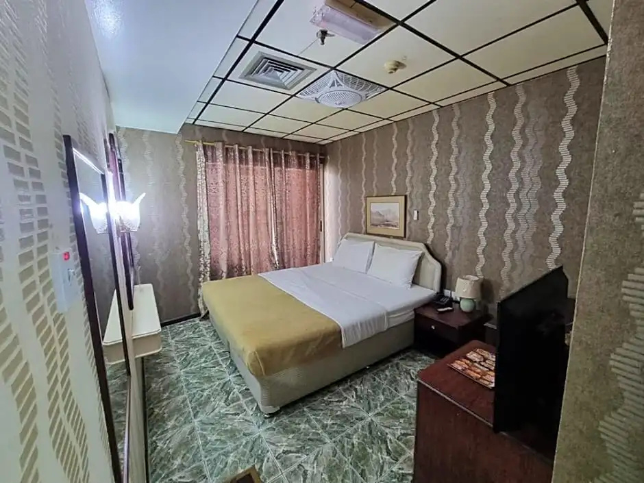 Double room (full double bed)