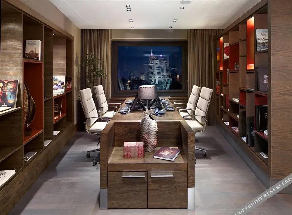 Lobby & Reception