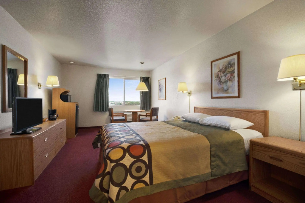 Double room (full double bed)