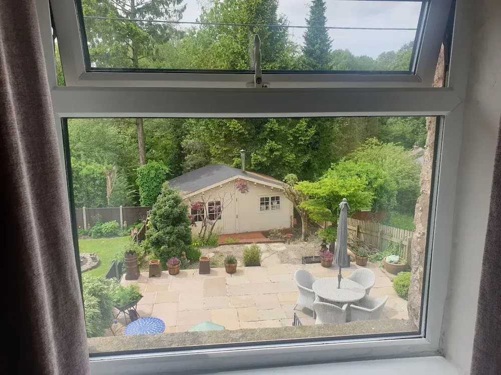Cottage Hurst Green Sleeps 4, Views