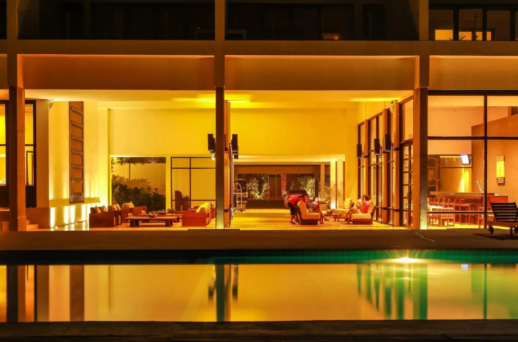 Lobby & Reception