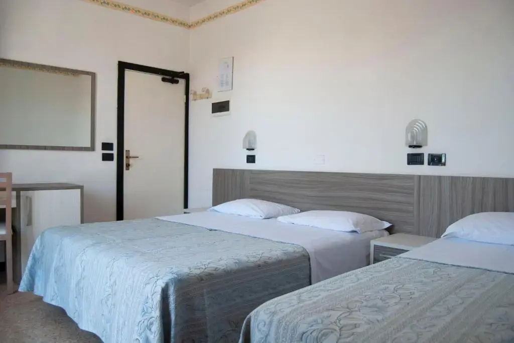 Standard Triple room with balcony