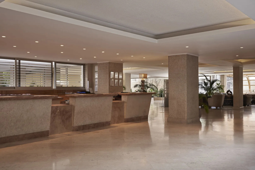 Lobby & Reception