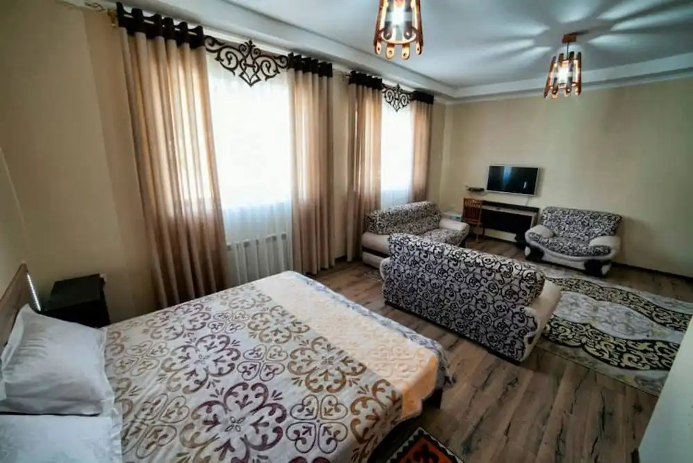 Double Suite with garden view full double bed