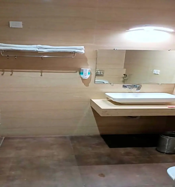 Double Suite full double bed