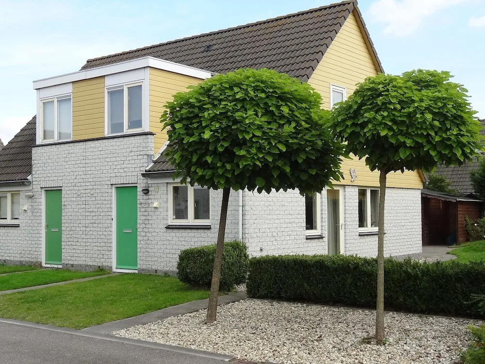 Semi-detached Home With a Terrace at 200 m. From the Beach