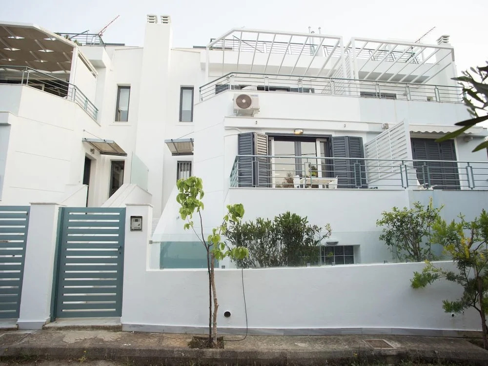 Porto Rafti View By Akroploron