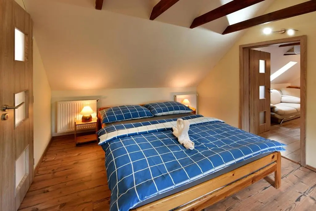 Standard Triple room with garden view