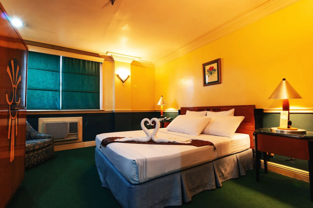 Miramar Hotel by null