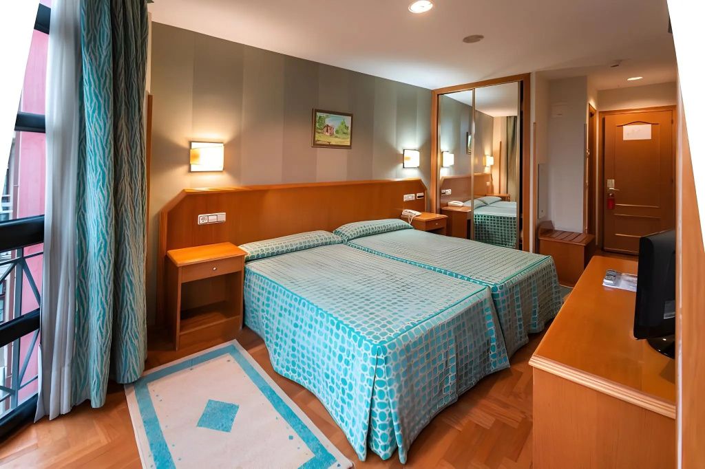Hotel Astures — 2
