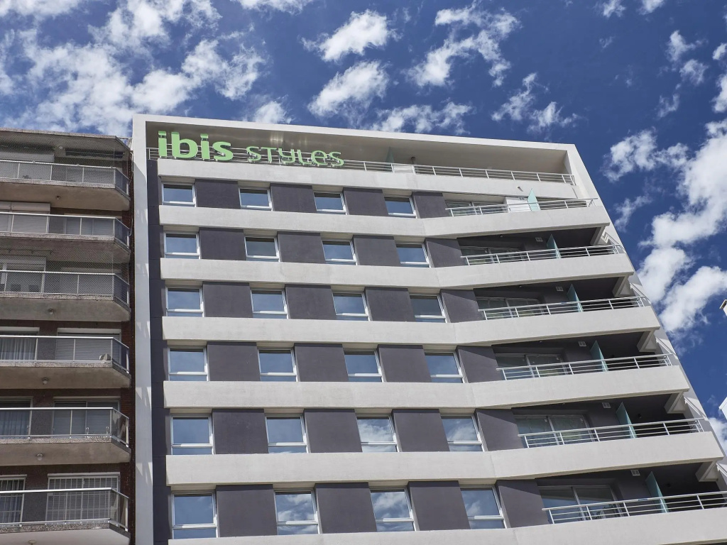 ibis styles Montevideo Biarritz Hotel — фото