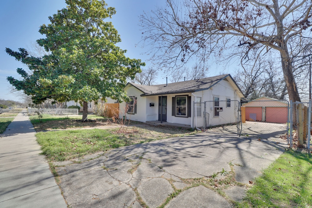 Fenced Yard & Patio! Family Home Near Fort Hood