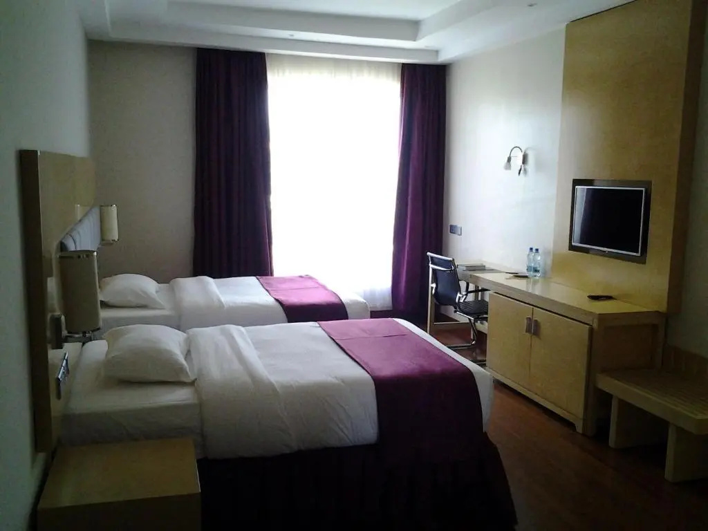Deluxe Studio