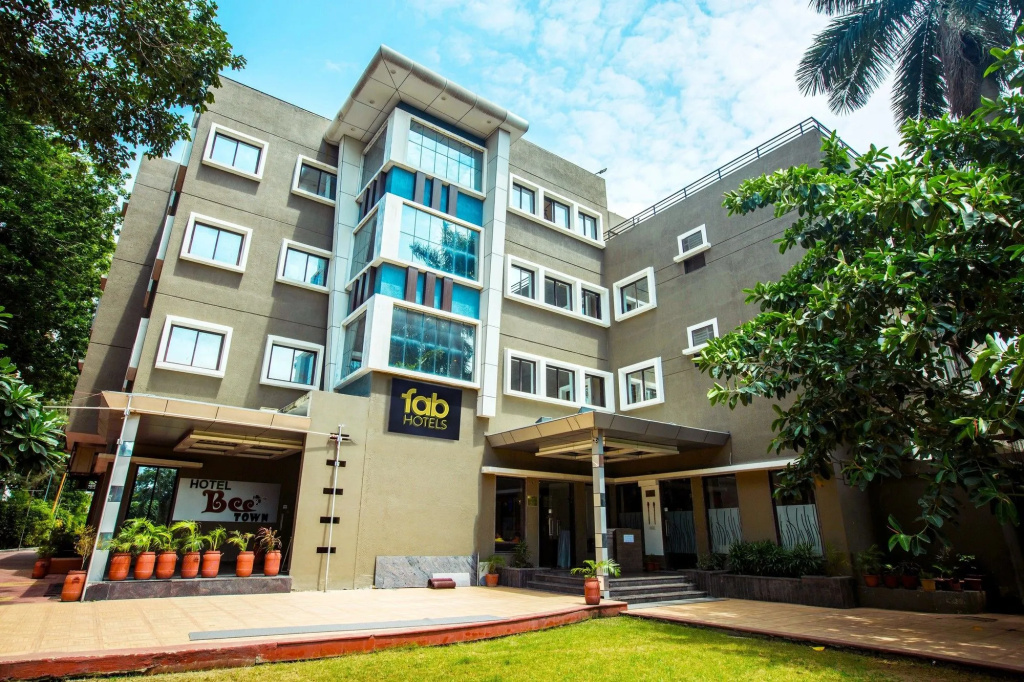 FabHotel Bee Town A.B Road