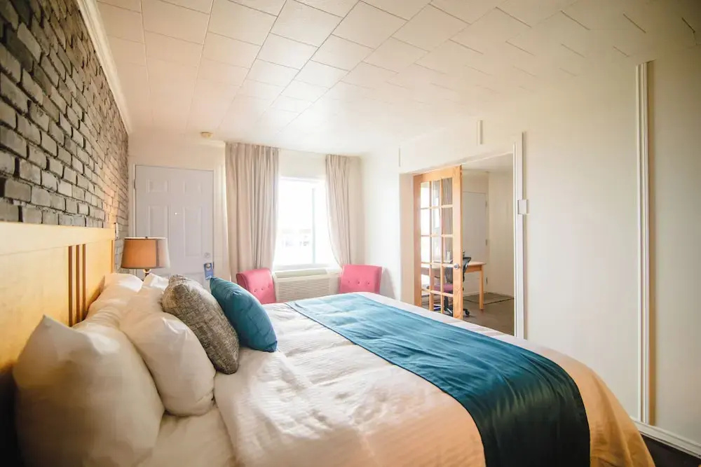 Double Suite (full double bed)